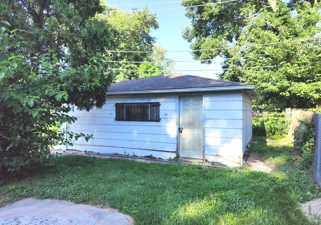 Photo 3 of Single family home for sale at 108 S Park Rd, Joliet, IL 60433 | MLS# 12703906 | Listing updated on 2026-08-02