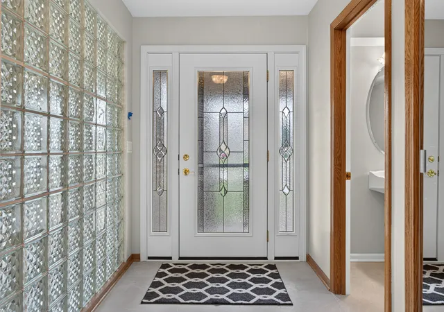 2nd image of 6013 N Emerson St, Rosemont, IL 60018 | MLS# 12703930