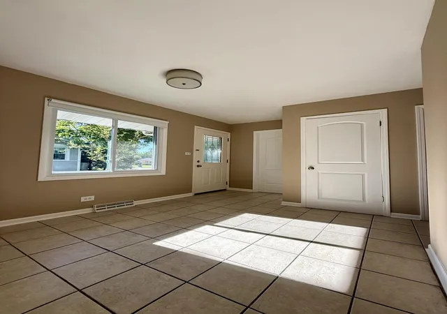 Photo 2 of Single family home for sale at 1140 S Van Buren Ave, Des Plaines, IL 60018 | MLS# 12703946 | Listing updated on 2026-09-01