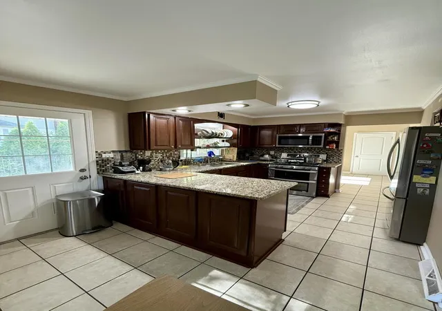 Photo 3 of Single family home for sale at 1140 S Van Buren Ave, Des Plaines, IL 60018 | MLS# 12703946 | Listing updated on 2026-09-01