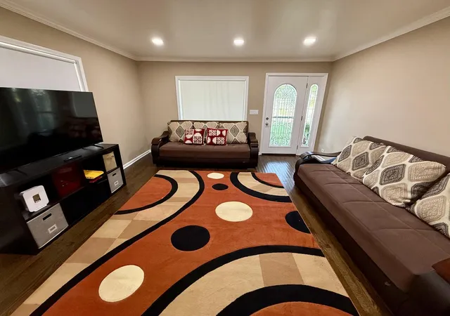 Photo 4 of Single family home for sale at 1140 S Van Buren Ave, Des Plaines, IL 60018 | MLS# 12703946 | Listing updated on 2026-09-01