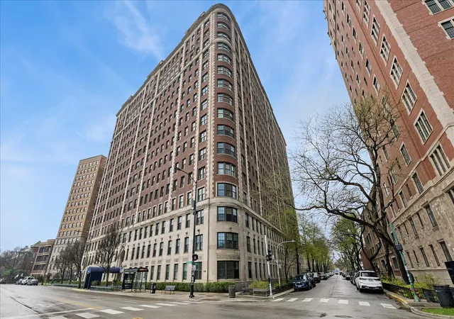 Homes for sale in Chicago, IL | 3750 N Lake Shore Dr #1D, Chicago, IL 60613 | MLS# 12703957