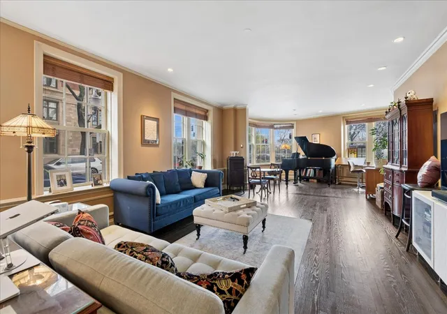 Homes for sale in Chicago, IL | 3750 N Lake Shore Dr #1D, Chicago, IL 60613 | MLS# 12703957