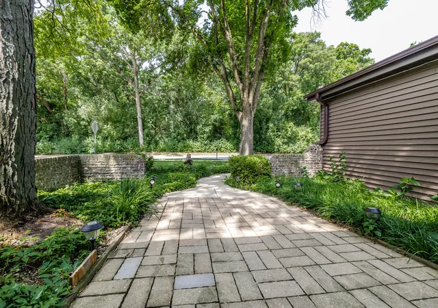 4th image of 245 Montclare Ln, Wood Dale, IL 60191 | MLS# 12703984