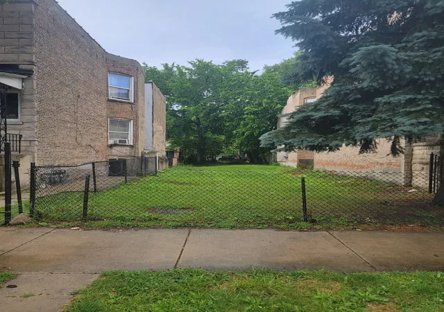 Homes for sale in Chicago, IL | 4218 W Gladys Ave, Chicago, IL 60624 | MLS# 12704021