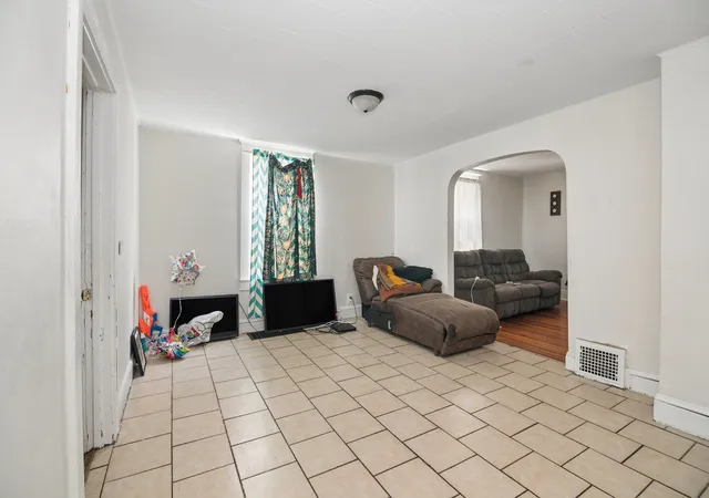 4th image of 360 S Washington Ave, Kankakee, IL 60901