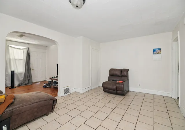 5th image of 360 S Washington Ave, Kankakee, IL 60901