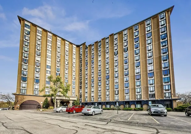Homes for sale in Palatine, IL | 1 Renaissance Pl #1118, Palatine, IL 60067 | MLS# 12704057
