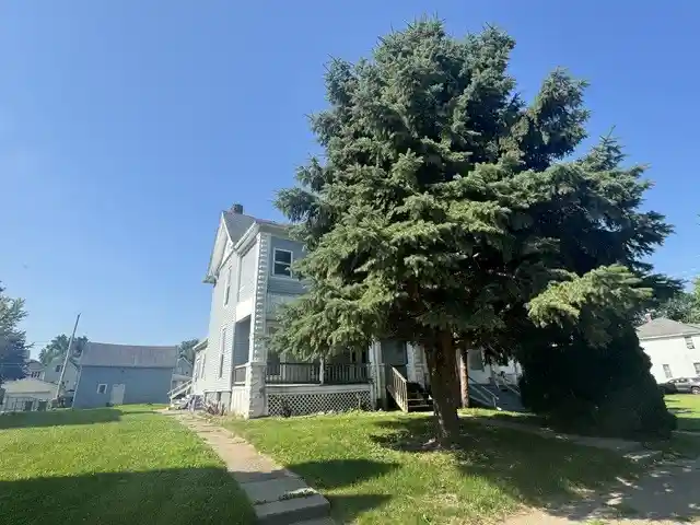 Listing Photo 1 - Condo for sale in 547 6th Ave located at 547 6th Ave, Clinton, IA 52732 - Unit 547 6th Avenue
