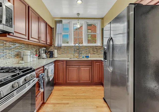 5th image of 7450 S Euclid Pkwy, Chicago, IL 60649 | MLS# 12704082