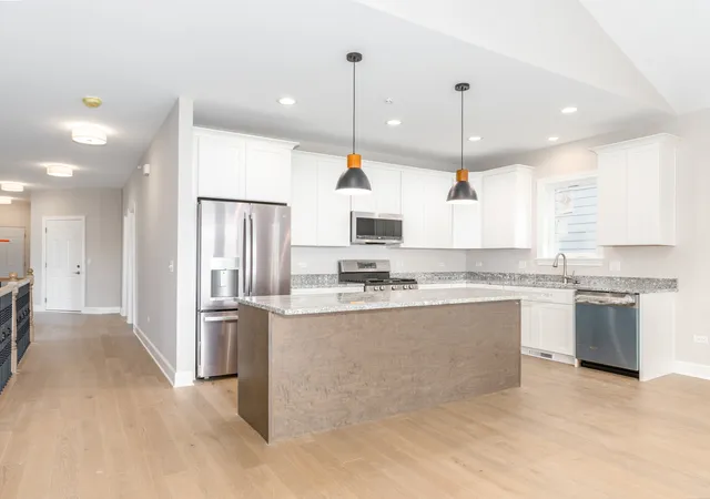 Photo 3 of Single family home for sale at 1452 Somerset Pl, Barrington, IL 60010 | MLS# 12704115 | Listing updated on 2026-08-25