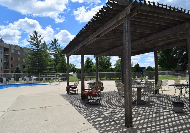 2nd image of 2200 S Stewart Ave, Lombard, IL 60148