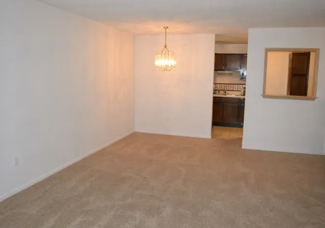 4th image of 2200 S Stewart Ave, Lombard, IL 60148