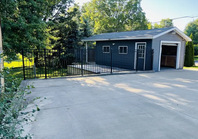 3rd image of 23663 Hazel Rd, Sterling, IL 61081 | MLS# 12704184