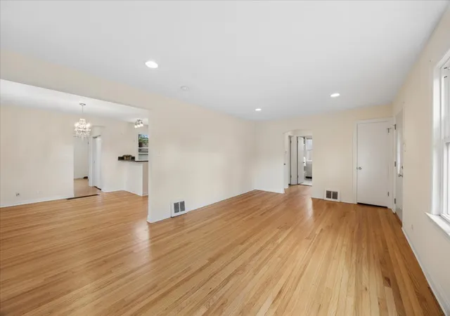 5th image of 1307 Hull Ave, Westchester, IL 60154 | MLS# 12704188