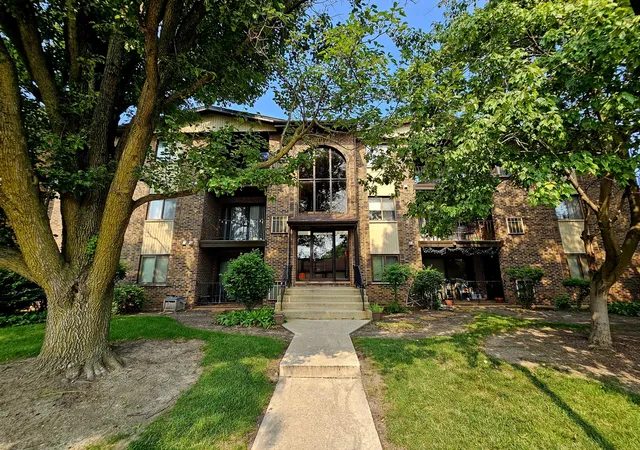 Listing Photo 2 - Condo for sale in building located at 12615 S Central Ave, Alsip, IL 60803 - Unit #308