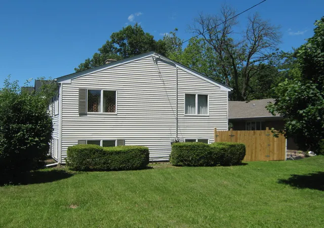 Homes for sale in Glenview, IL | 1007 Prairie Lawn Rd, Glenview, IL 60025 | MLS# 12704234