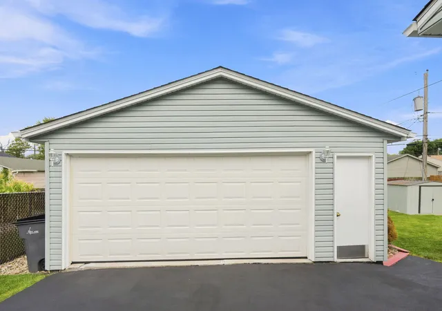 3rd image of 1709 3Rd St W, Milan, IL 61264 | MLS# 12704251