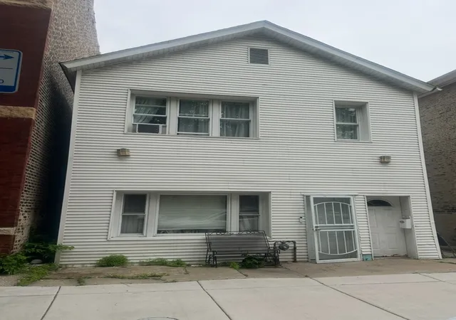Photo 1 of Sale Pending at 719 S Aberdeen St, Chicago, IL 60607 | MLS# 12704260 | Listing updated on 2026-10-22