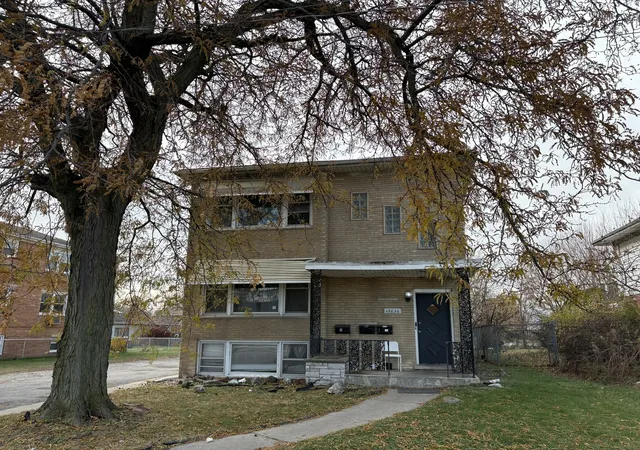 Listing Photo 1 - Condo for sale in building located at 15020 Woodlawn Ave, Dolton, IL 60419