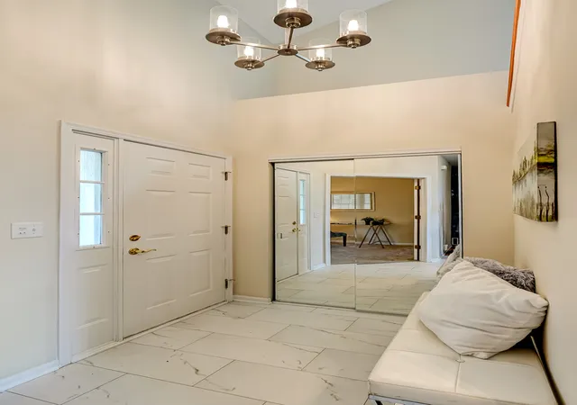 3rd image of 128 Fairway Dr, La Grange, IL 60525 | MLS# 12704317