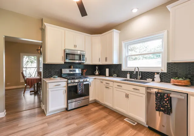 Photo 2 of Single family home for sale at 16 Crystal Ridge Dr, Crystal Lake, IL 60012 | MLS# 12704320 | Listing updated on 2026-09-15