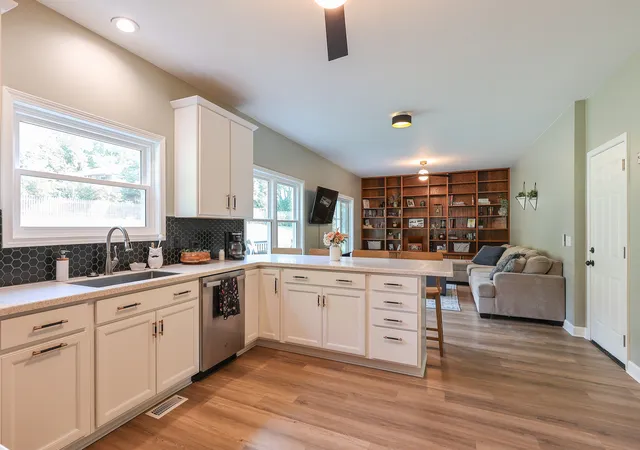 Photo 2 of Single family home for sale at 16 Crystal Ridge Dr, Crystal Lake, IL 60012 | MLS# 12704320 | Listing updated on 2026-09-15