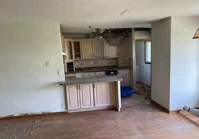 3rd image of 1530 Hassell Rd, Hoffman Estates, IL 60169 | MLS# 12704350