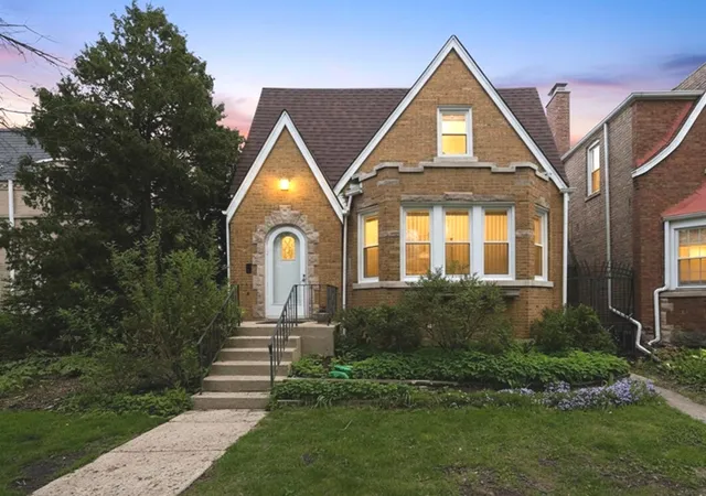 1st image of 5919 N Bernard St, Chicago, IL 60659 | MLS# 12704351