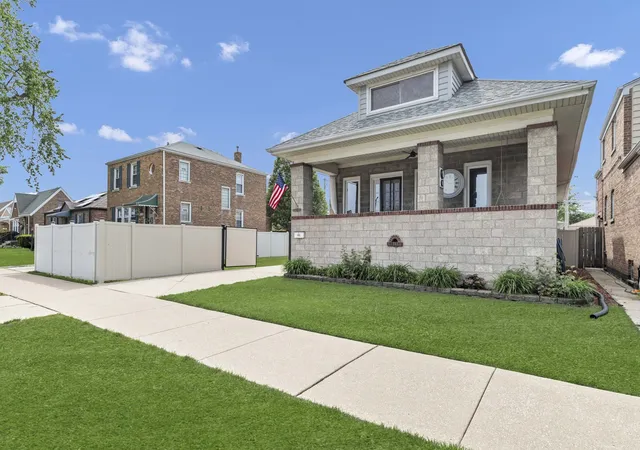 Homes for sale in Chicago, IL | 5412 S Natoma Ave, Chicago, IL 60638 | MLS# 12704356