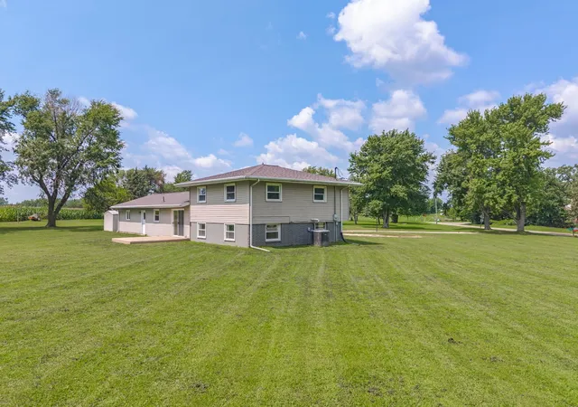 Photo 3 of Single family home for sale at 15795 E 2550 North Rd, Hudson, IL 61748 | MLS# 12704368 | Listing updated on 2026-10-05