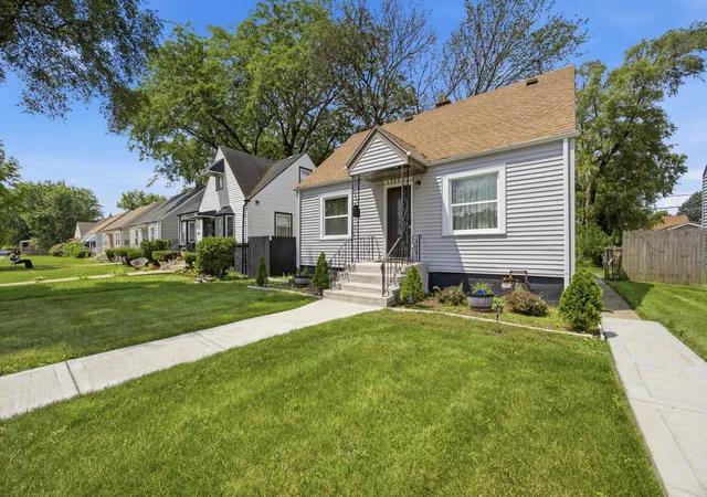 3rd image of 12238 S Aberdeen St, Chicago, IL 60643 | MLS# 12704388