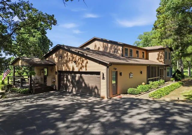 Photo 1 of Single family home for sale at 8178 Oakville Rd, Mt. Carroll, IL 61053 | MLS# 12704418 | Listing updated on 2026-09-17