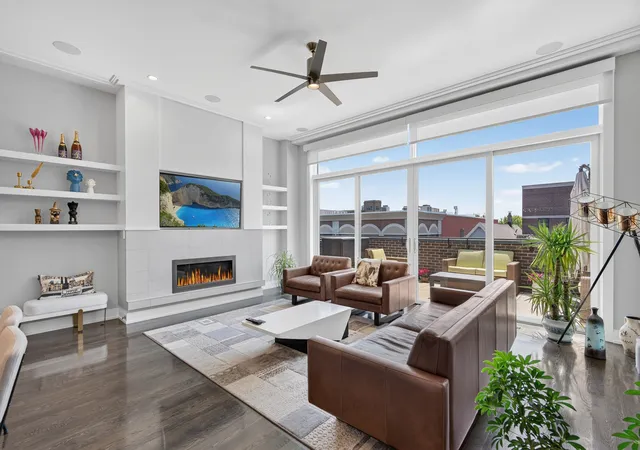 3rd image of 1342 W Belmont Ave, Chicago, IL 60657