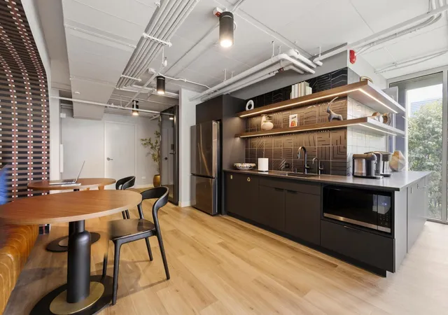 Homes for sale in Chicago, IL | 740 W Fulton Street, Chicago, IL 60661 | Houzeo