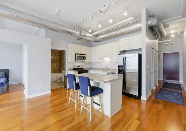 Homes for sale in Chicago, IL | 740 W Fulton St #1303, Chicago, IL 60661 | MLS# 12704455