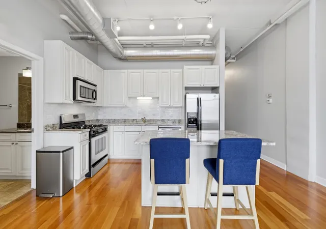 Homes for sale in Chicago, IL | 740 W Fulton St #1303, Chicago, IL 60661 | MLS# 12704455