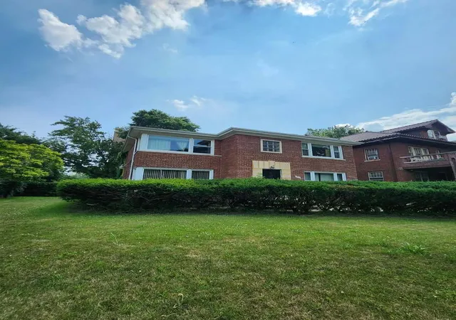 Photo 3 of Single family home for sale at 6723 S Euclid Ave, Chicago, IL 60649 | MLS# 12704475 | Listing updated on 2026-08-14