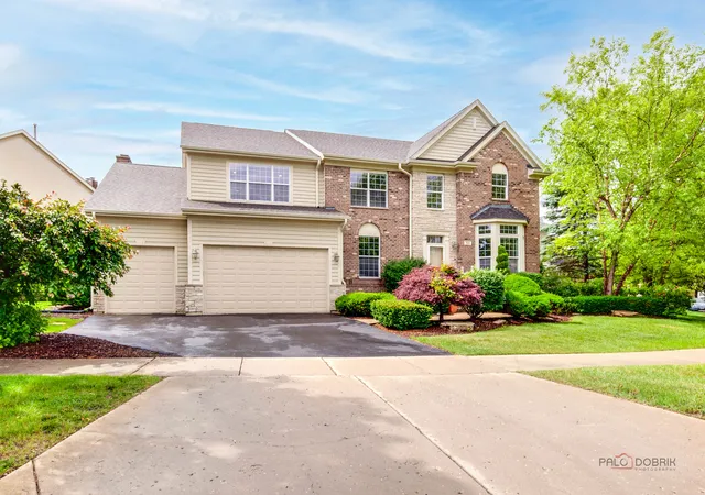 Homes for sale in Vernon Hills, IL | 312 Camargo Ct, Vernon Hills, IL 60061 | MLS# 12704480