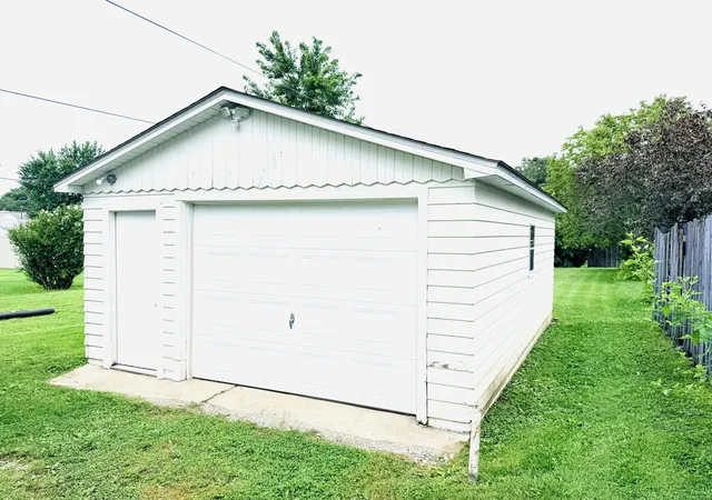 Photo 2 of Sale Pending at 506 W Lincoln, Hoopeston, IL 60942 | MLS# 12704512 | Listing updated on 2026-08-16