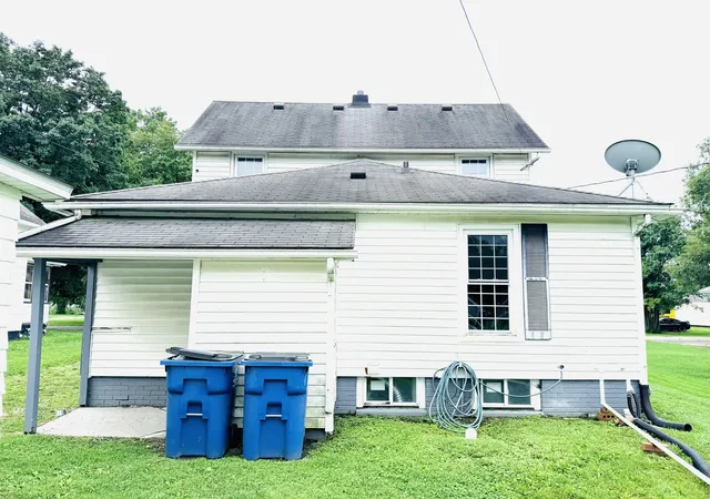 Photo 2 of Sale Pending at 506 W Lincoln, Hoopeston, IL 60942 | MLS# 12704512 | Listing updated on 2026-08-16