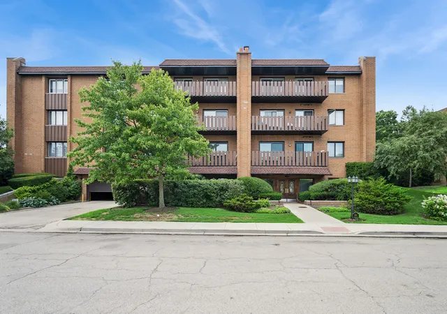 Photo 1 of Condo for sale at 1795 Lake Cook Rd #301, Highland Park, IL 60035 | MLS# 12704526 | Listing updated on 2026-09-08