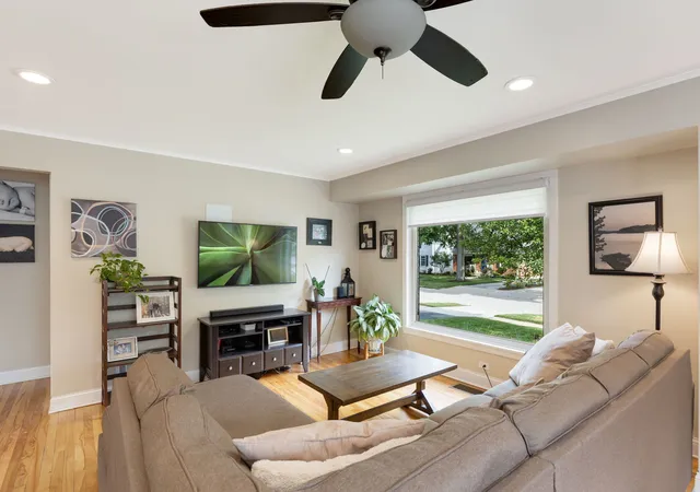 Photo 3 of Sale Pending at 515 Longfellow Ave, Deerfield, IL 60015 | MLS# 12704548 | Listing updated on 2026-09-26