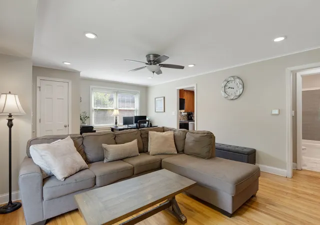 Photo 4 of Sale Pending at 515 Longfellow Ave, Deerfield, IL 60015 | MLS# 12704548 | Listing updated on 2026-09-26