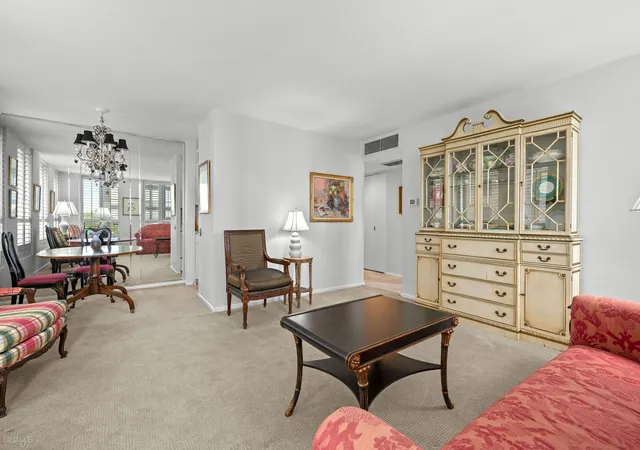 5th image of 260 E Chestnut St #512, Chicago, IL 60611 | MLS# 12704568