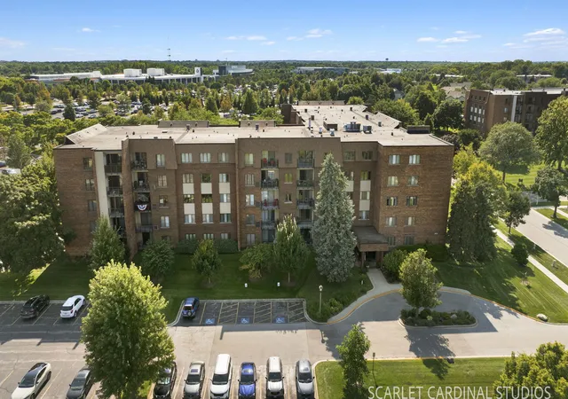 Condo for sale at 453 Raintree Dr #4D, Glen Ellyn, IL 60137 | MLS# 12704624 | Listing updated on 2026-08-28