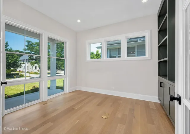 Photo 4 of Single family home for sale at 447 S Arlington Ave, Elmhurst, IL 60126 | MLS# 12704659 | Listing updated on 2026-10-21