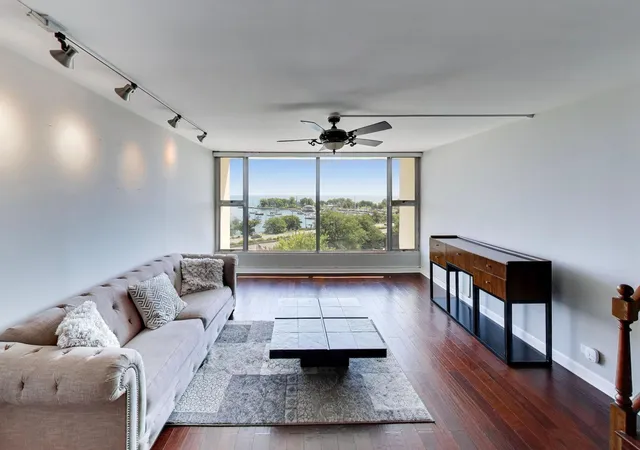 4th image of 3200 N Lake Shore Dr #806, Chicago, IL 60657 | MLS# 12704672