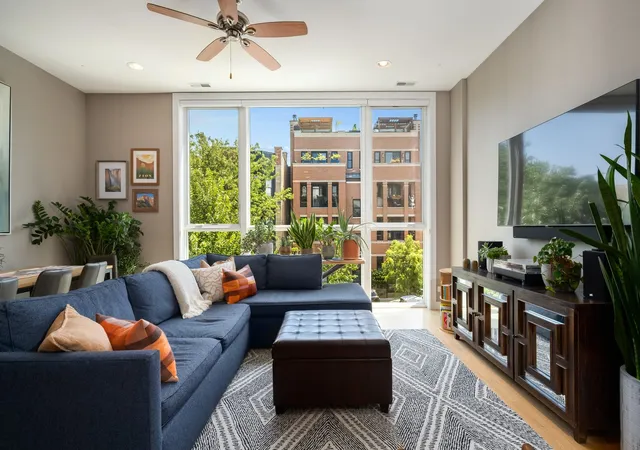 2nd image of 1936 W Armitage Ave #2W, Chicago, IL 60622 | MLS# 12704695