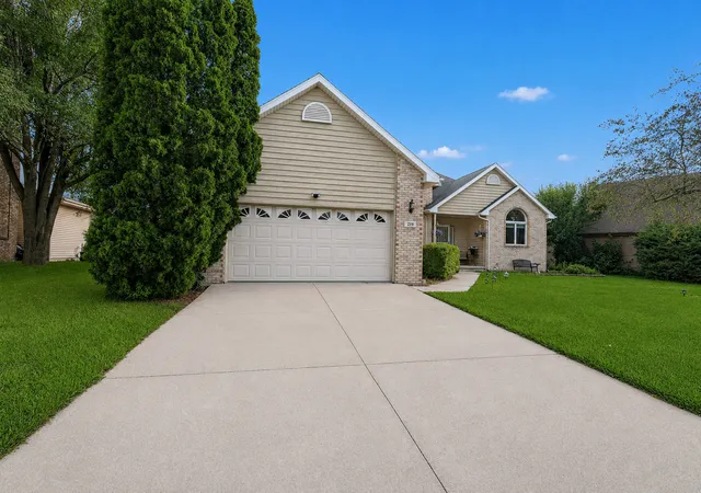 2nd image of 219 Greenbriar Ln, Bourbonnais, IL 60914 | MLS# 12704715